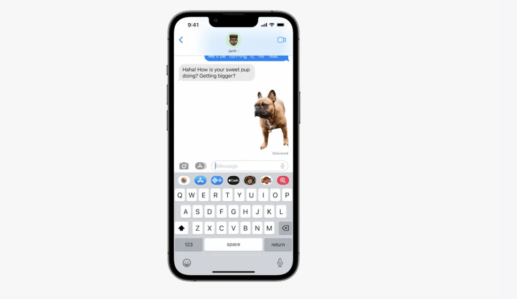Uma captura de tela de um tópico em Mensagens em que um recorte de um cachorro é adicionado
