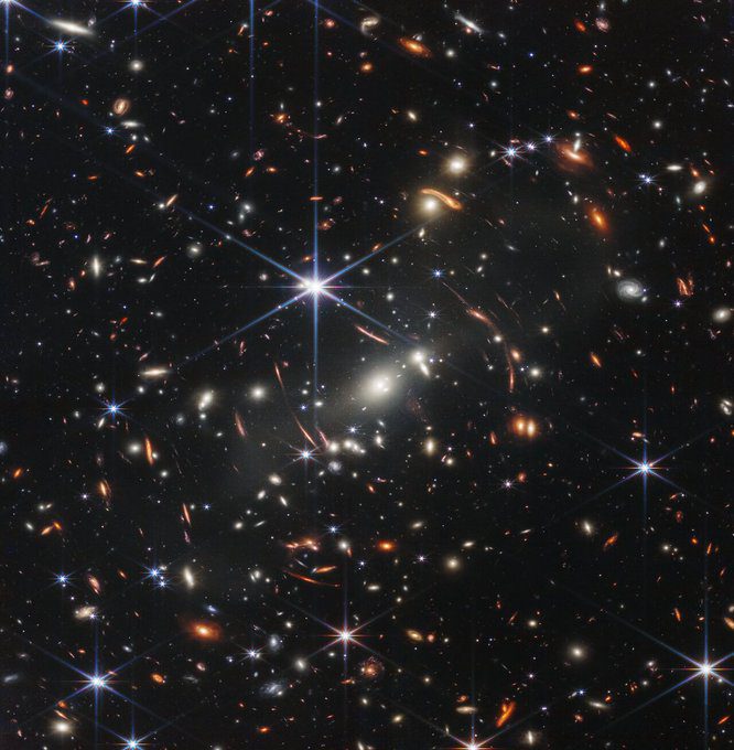 Uma imagem do Deep Field - a foto infravermelha mais profunda do universo já tirada! - NASA