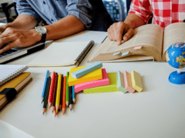 Volta às aulas 2025: período fortalece mercado de gráficas