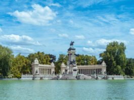 Espanha bate recorde de turistas estrangeiros em 2024