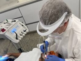 Tecnologia permite clareamento dental com facetas em um dia