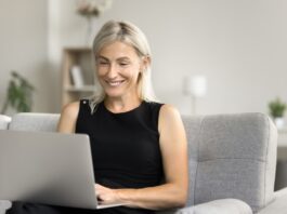 Aprendizagem contínua favorece reinserção de profissionais 50+ no mercado
