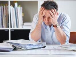 Apoio à saúde mental é escasso nas empresas, aponta estudo