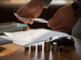 Falta de limite da ANS impacta famílias com planos coletivos
