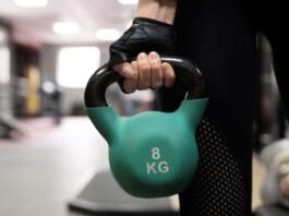 Kettlebell ganha espaço em treinos funcionais