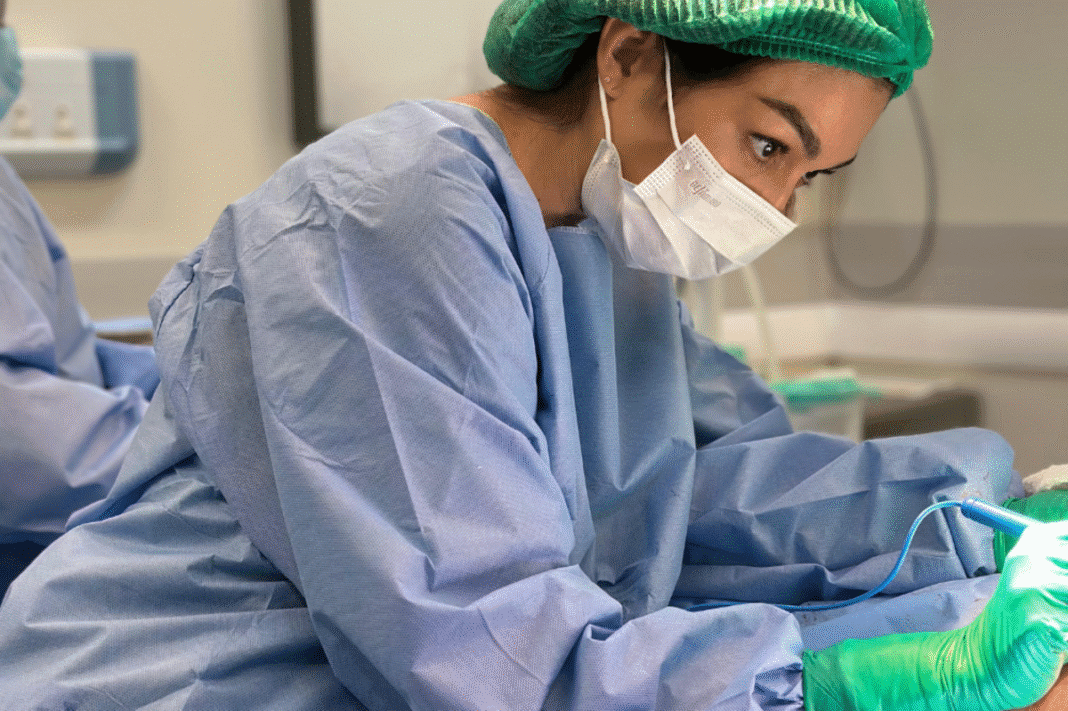 Mastopexia corrige flacidez nas mamas após a maternidade Mastopexia corrige flacidez nas mamas após a maternidade