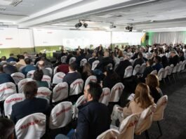 Brasil precisa reindustrializar, alerta professor da FGV