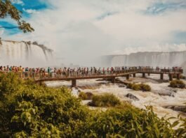 No Sul do Brasil, Foz do Iguaçu atrai turistas durante todo o ano