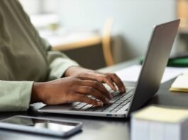 EAD supera ensino presencial pela primeira vez no Brasil