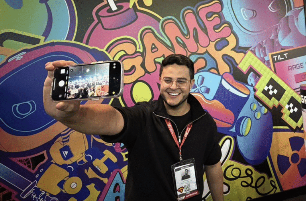 Eldo Gomes marca presença na Brasil Game Show em São Paulo Eldo Gomes marca presença na Brasil Game Show em São Paulo