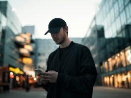 App de vídeos remove 3,5 mi de conteúdos no Brasil em 2025