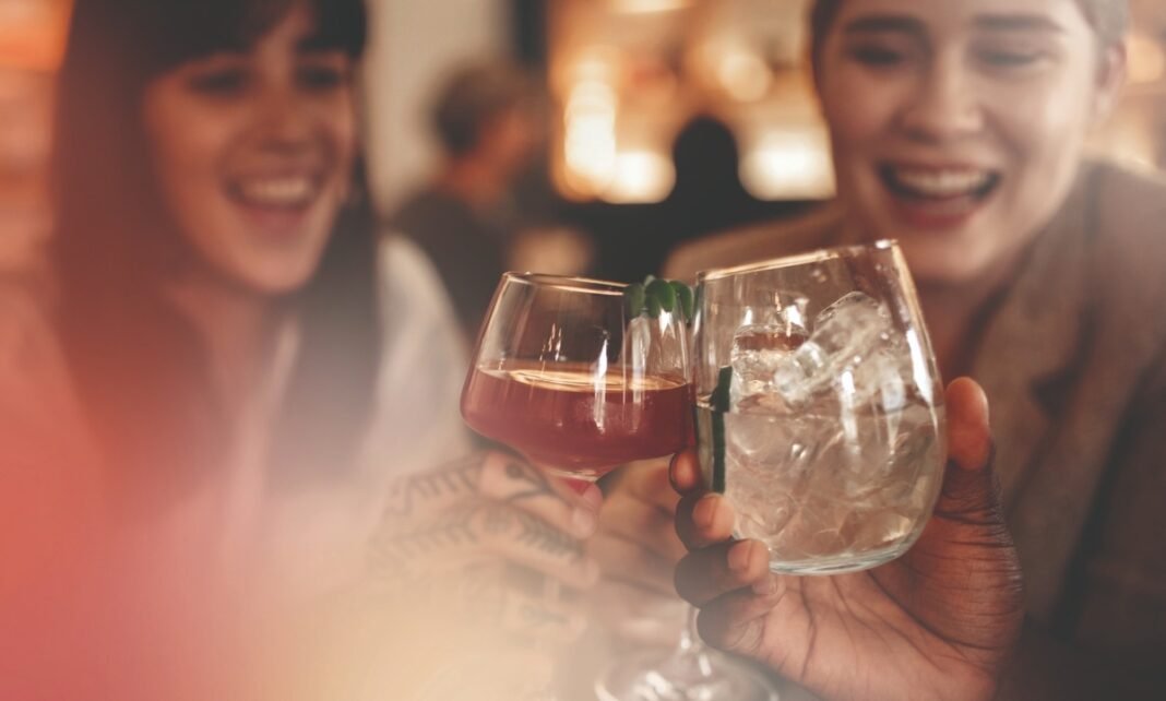 Bartender Virtual de MONIN conecta tecnologia e coquetelaria Bartender Virtual de MONIN conecta tecnologia e coquetelaria