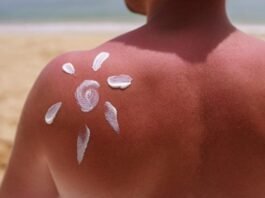 NoSunscreen: movimento viral preocupa especialistas