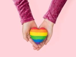 Saúde LGBTQIA+: cuidado contínuo exige jornada permanente