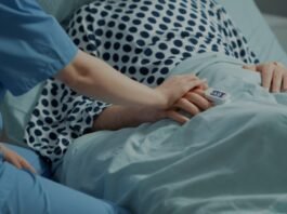 Doulas ampliam humanização no fim da vida
