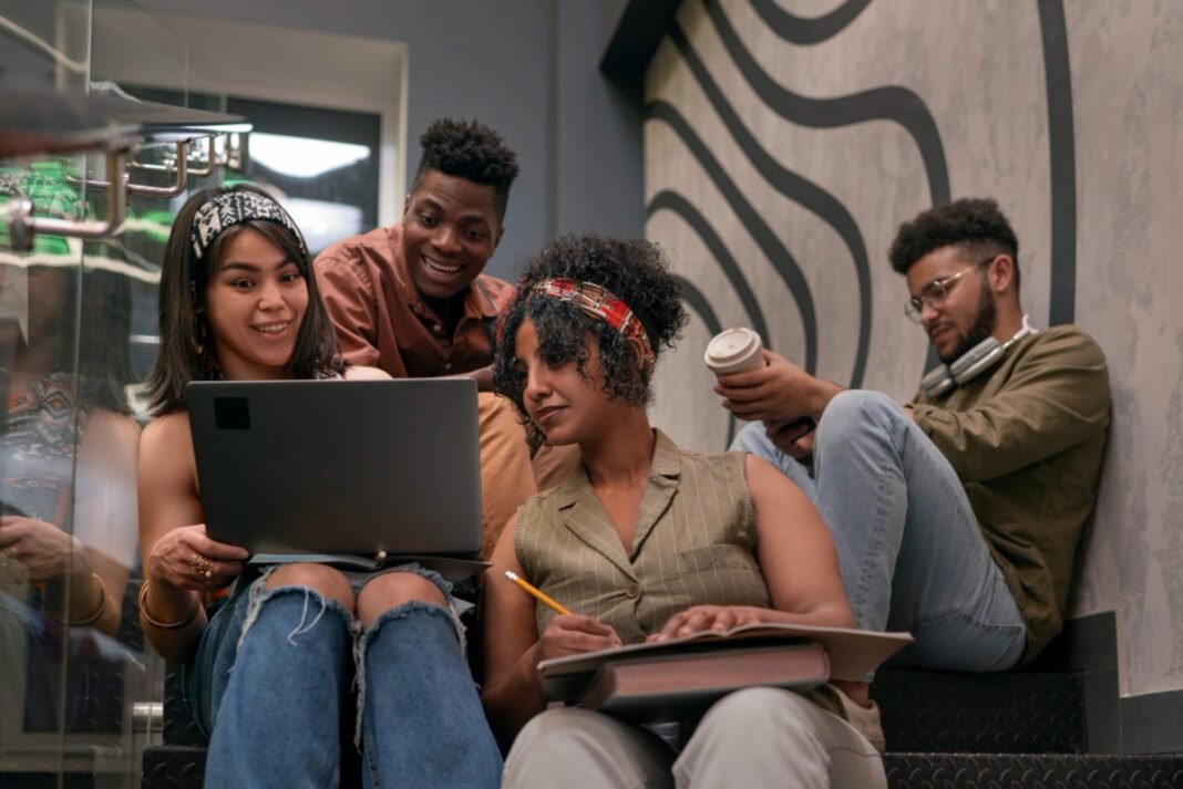 Rede Formação Digital abre vagas com bolsa em São Paulo Rede Formação Digital abre vagas com bolsa em São Paulo