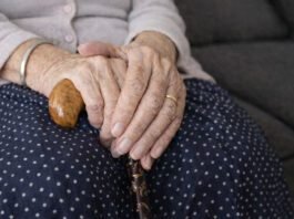 Brasil entra na era da quarta idade e desafia famílias