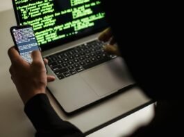 Golpes com IA imitam voz de líderes empresariais