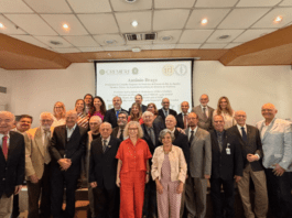 AMRJ admite novos acadêmicos em Assembleia Extraordinária