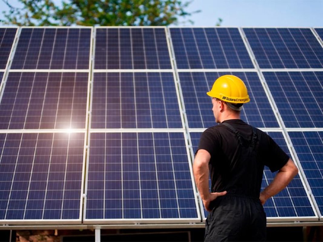 Brasil integra top 10 em uso de energia solar Brasil integra top 10 em uso de energia solar