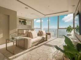 Arquitetura de luxo une materiais nobres e soluções técnicas