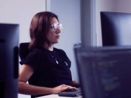 IA avança, mas processos e integração travam a escala