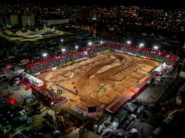 Arena Cross 2026 abre temporada com pilotos internacionais
