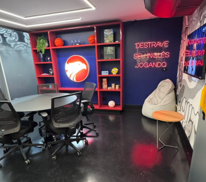 Wizard by Pearson inaugura espaços no Grupo Podpah