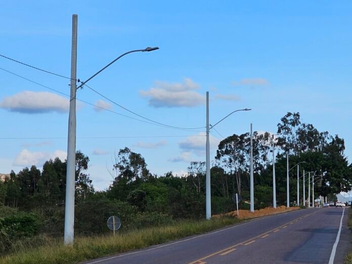 Expansão elétrica aquece mercado de postes de fibra de vidro