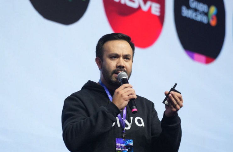 Orya lança nova era de tradução de palestras com IA