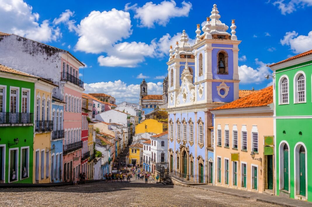 Bahia lidera chegada de turistas internacionais no Nordeste Bahia lidera chegada de turistas internacionais no Nordeste