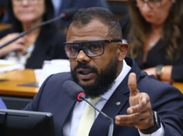 De faixa-preta a deputado: a vida de Da Cunha em videogame
