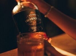 O sucesso dos licores de whiskey entre novos apreciadores