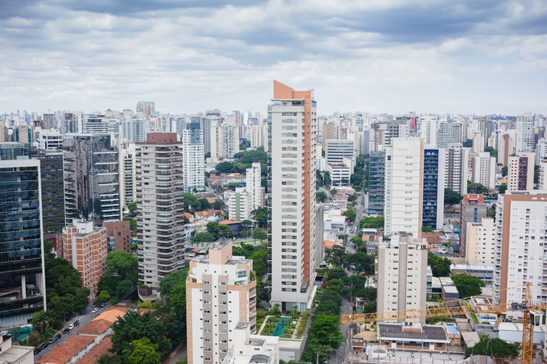 Famílias antecipam o futuro e repensam a compra de imóveis Famílias antecipam o futuro e repensam a compra de imóveis