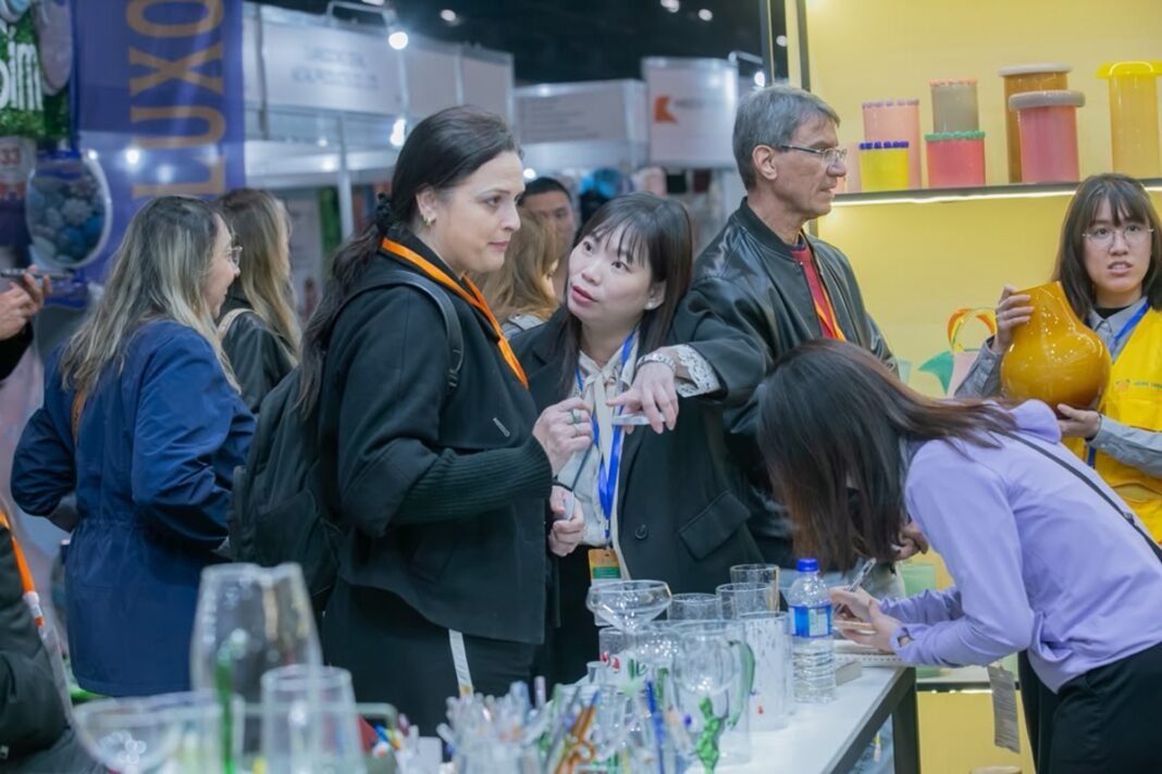 Feira reúne oportunidades de negócios com a Ásia Feira reúne oportunidades de negócios com a Ásia