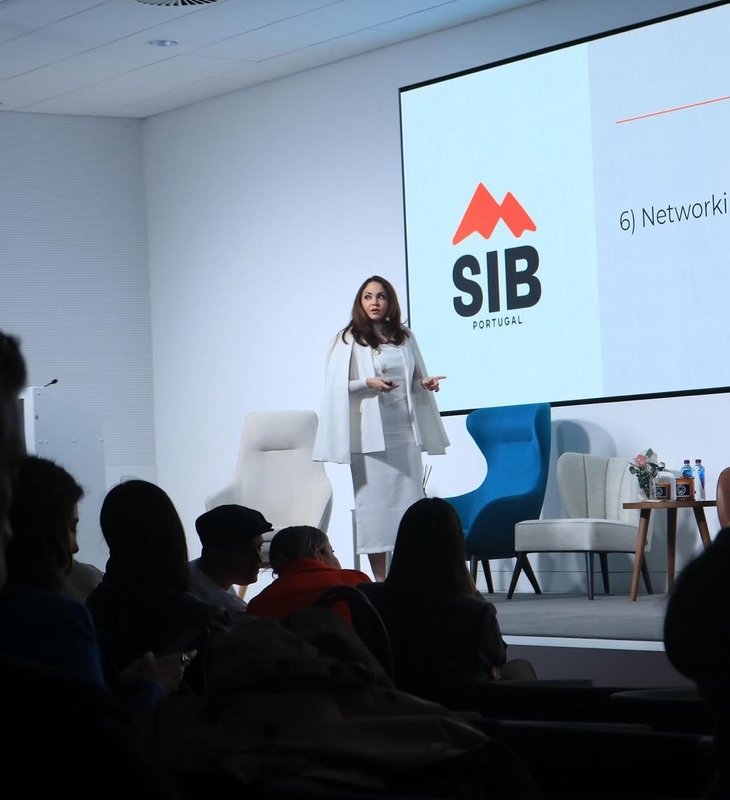 Fabiana Sampaio leva gestão de Cuiabá ao Japão Fabiana Sampaio leva gestão de Cuiabá ao Japão