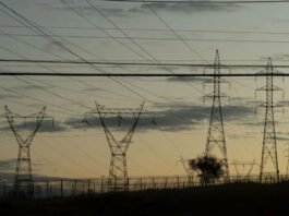 Energia solar e baterias impulsionam a economia industrial