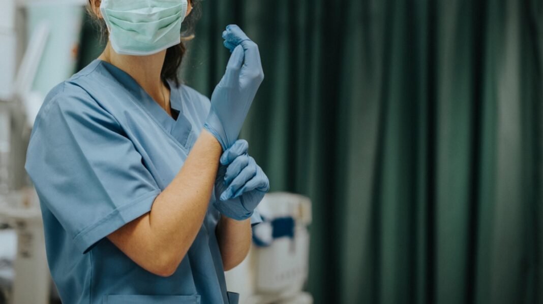 PL garante prioridade médica a profissionais de enfermagem PL garante prioridade médica a profissionais de enfermagem